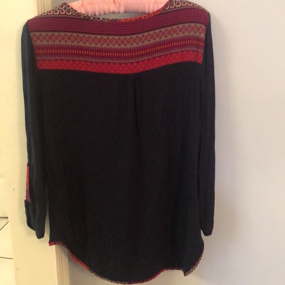 Ezra pajama top or lounge wear, soft fabric, red patterned trim, small - Picture 5 of 5